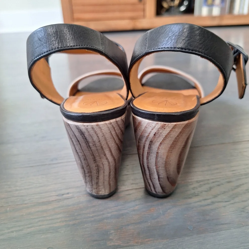 Coclico Black White Platform Wedge Sandals 38 EUC
